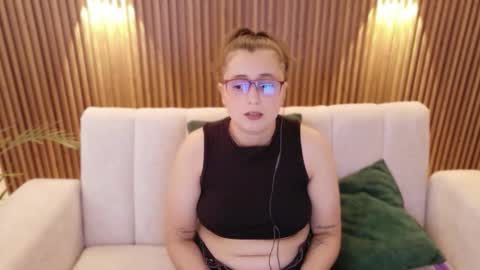 Feelena online show from November 6, 7:17 pm