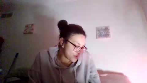 Soley online show from November 18, 2:25 am