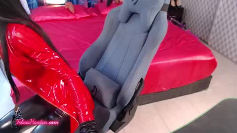 Felicia Hardon online show from March 5, 10:32 pm