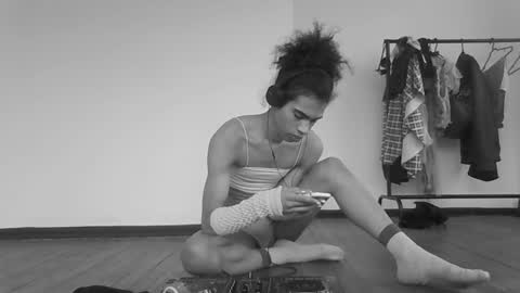 FELINE online show from October 20, 1:05 pm