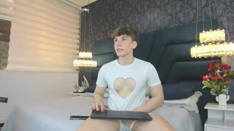 Femboy Max online show from March 14, 12:09 pm