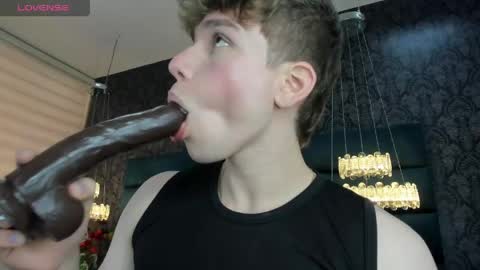 Femboy Max online show from April 25, 12:18 pm