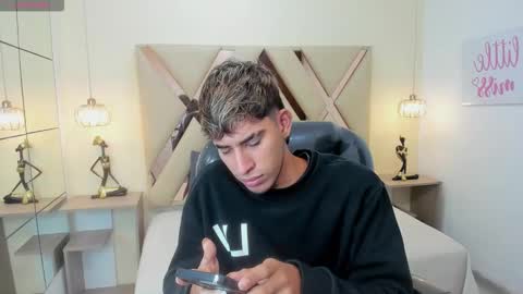 FER PHOENIX online show from November 25, 3:27 am