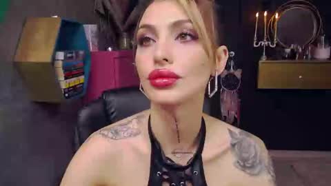 Sarah online show from January 6, 7:24 pm