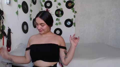 scarlet shelby online show from December 11, 3:05 pm