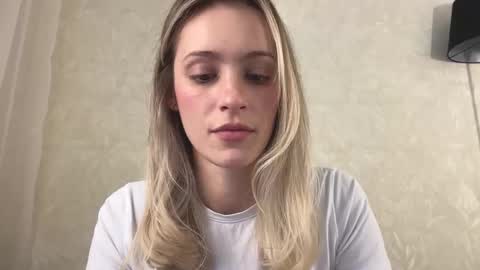 Lisa online show from October 17, 9:24 am