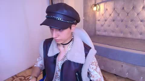   online show from November 19, 12:15 pm