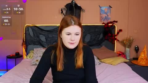 Snapshot of fiery_foxy chatting on October 22, 4:15 am Mabel online show from October 22, 4:15 am