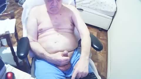 Snapshot of filhober chatting on March 7, 2:36 am filhober online show from March 7, 2:36 am