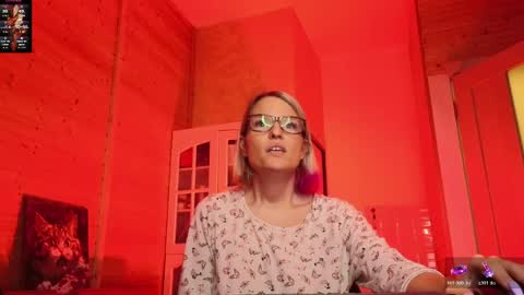 Lady online show from April 3, 3:30 pm