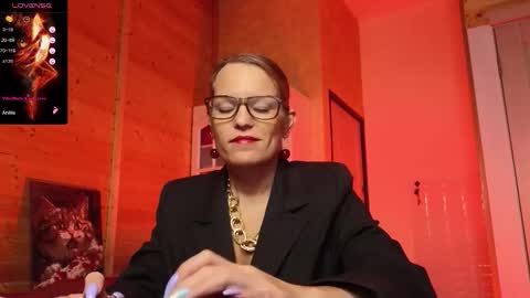 Lady online show from February 4, 5:39 pm