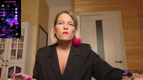 Lady online show from October 8, 9:32 pm