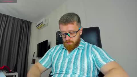 FindomGuyXXX online show from March 28, 3:13 pm