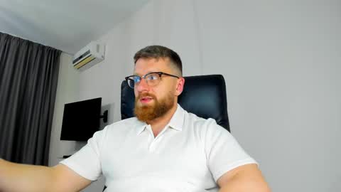 FindomGuyXXX online show from April 15, 6:55 pm