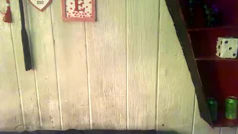 Snapshot of findommefoxi chatting on February 8, 10:18 am findommefoxi online show from February 8, 10:18 am