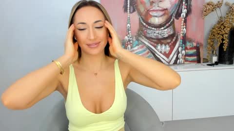 Snapshot of finestchantilly chatting on December 13, 6:05 pm FinestChantilly online show from December 13, 6:05 pm