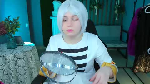 fiora online show from February 22, 8:18 am