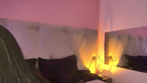 Fiorela Lenin  online show from February 20, 7:05 pm