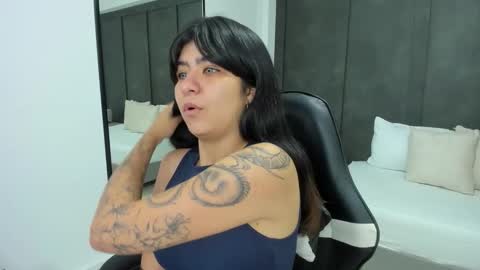 F I O R E L L A  online show from October 30, 7:03 pm