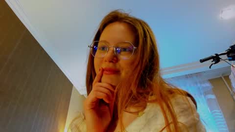 fire_luna online show from January 8, 8:16 am