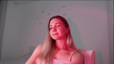 fireflies_fly_ online show from July 18, 8:11 pm