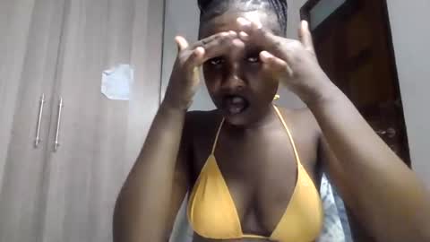 flirty_arrya online show from June 22, 7:05 am