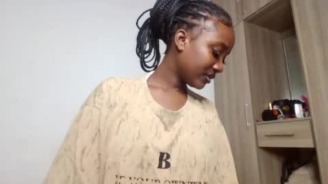 flirty_arrya online show from June 29, 10:15 am