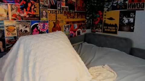 Emely  online show from March 2, 10:16 pm