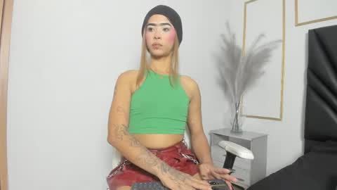  Flor  online show from June 9, 4:56 am