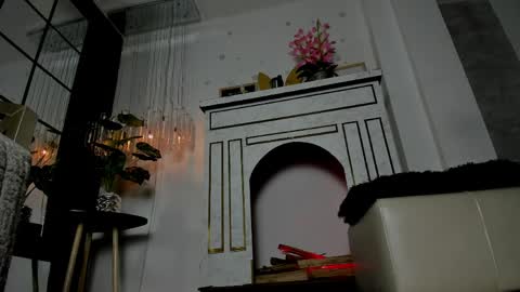 FLORA online show from April 1, 11:12 pm