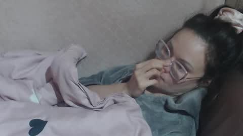 say meow and send tip  online show from March 25, 11:39 am