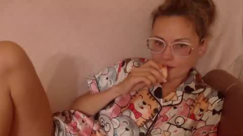 say meow and send tip  online show from June 30, 3:00 pm