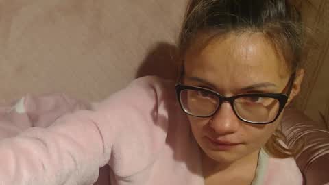Snapshot of flowercandydoll13 chatting on October 15, 6:20 pm say meow and send tip online show from October 15, 6:20 pm