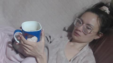 say meow and send tip  online show from April 7, 4:09 pm