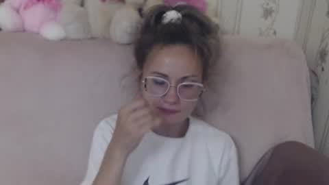 say meow  and  send tip  online show from July 20, 3:14 pm