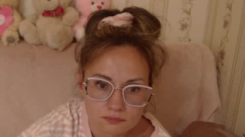 say meow  and  send tip  online show from June 28, 3:08 pm