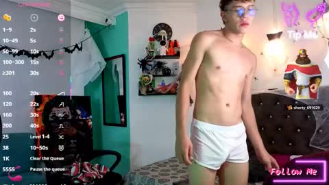 flowers109 online show from November 6, 1:08 am