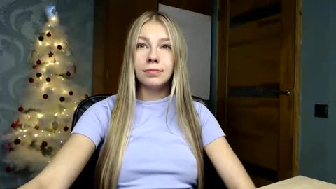 Snapshot of fofhcf chatting on January 17, 12:31 am Molli Ready for any play with you. Hottest show in pvt Help a student earn big tokens online show from January 17, 12:31 am