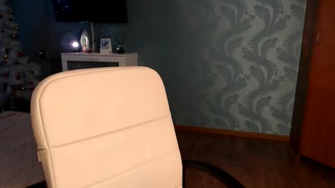 Molli  Ready for any play with you. Hottest show in pvt  Help a student earn big tokens  online show from February 7, 5:49 pm