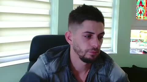 independent model online show from December 4, 12:19 pm