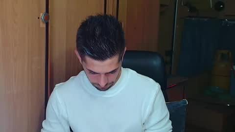 independent model online show from September 29, 5:23 pm