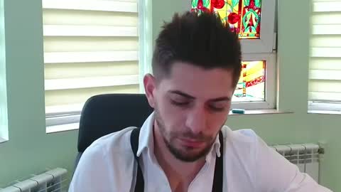 independent model online show from January 12, 10:23 am