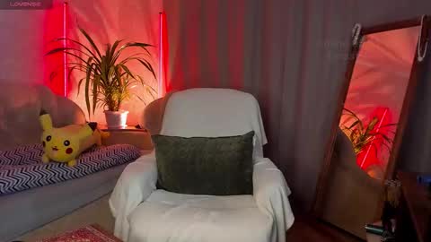     online show from November 5, 12:18 pm