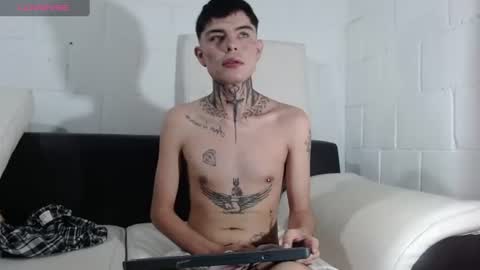 foxbadboy online show from July 18, 2:02 am
