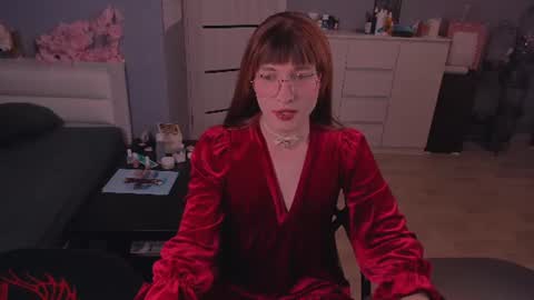Sue online show from July 5, 9:44 pm