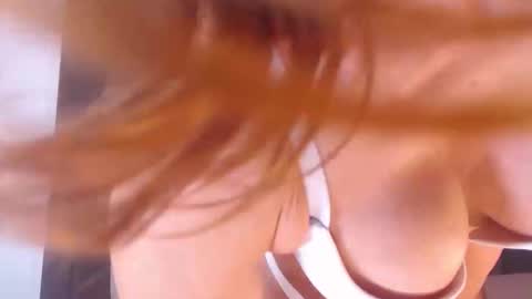Snapshot of foxyadele_ chatting on October 22, 6:38 am Adela - Single mom. 40 y online show from October 22, 6:38 am