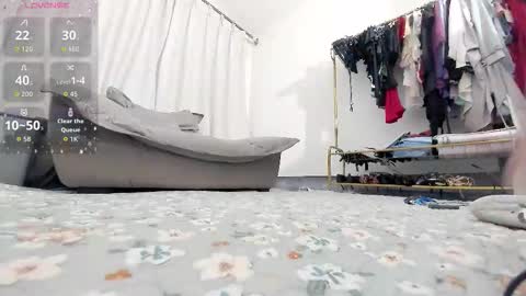 yiyi online show from January 17, 8:02 am