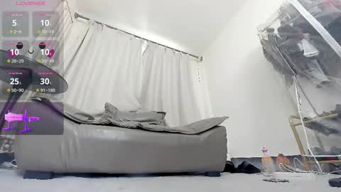 yiyi online show from March 12, 8:07 am