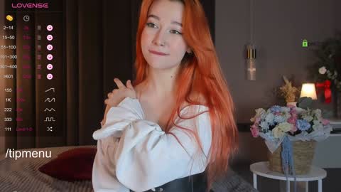 Snapshot of foxylovesyou chatting on February 2, 9:40 am foxylovesyou online show from February 2, 9:40 am