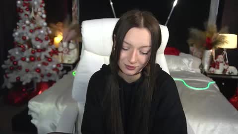 Maya online show from December 16, 10:27 pm